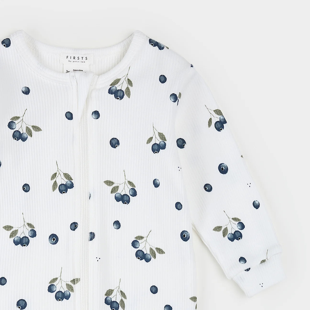 Blueberries on Off-White Ribbed Sleeper
