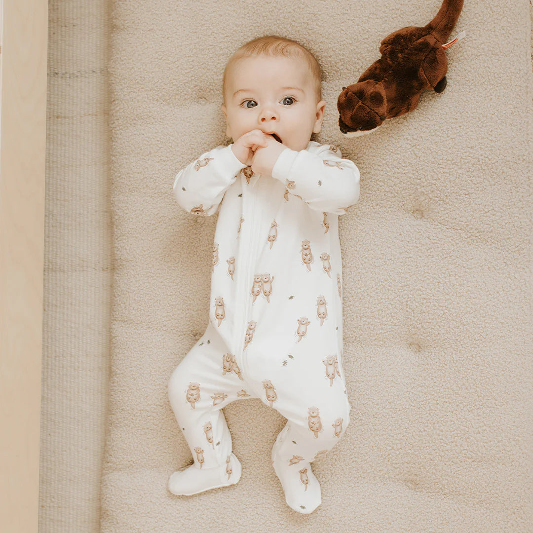 Otter on Off-White Sleeper