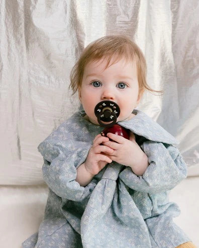 Colour Round Pacifier 2pk.- Holiday Bow Ivory/Plum