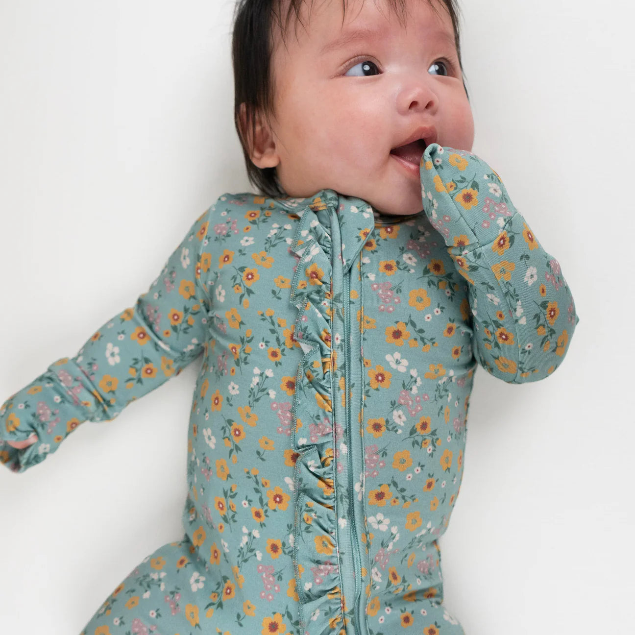 Bamboo Footed Ruffle Zipper Sleeper- Vintage Garden
