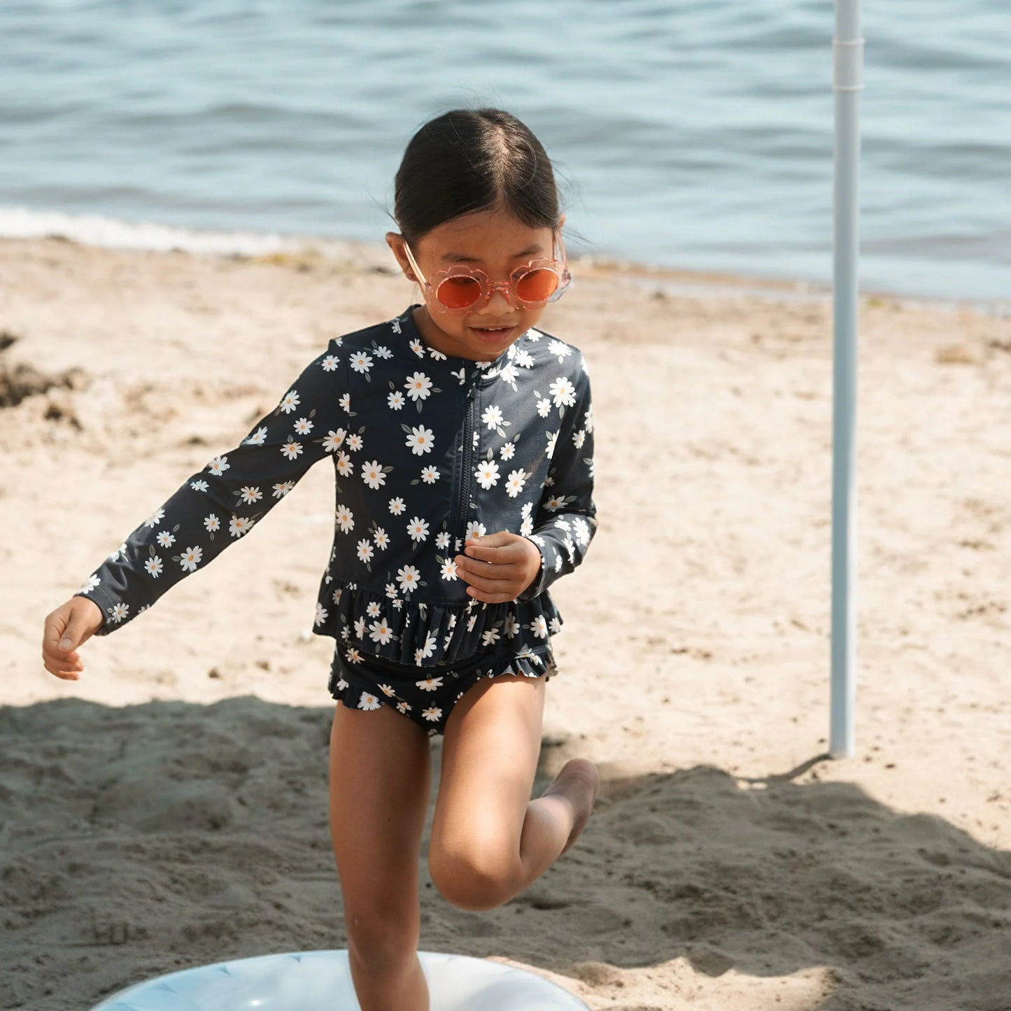 Navy Daisies Ruffle Rashguard Set