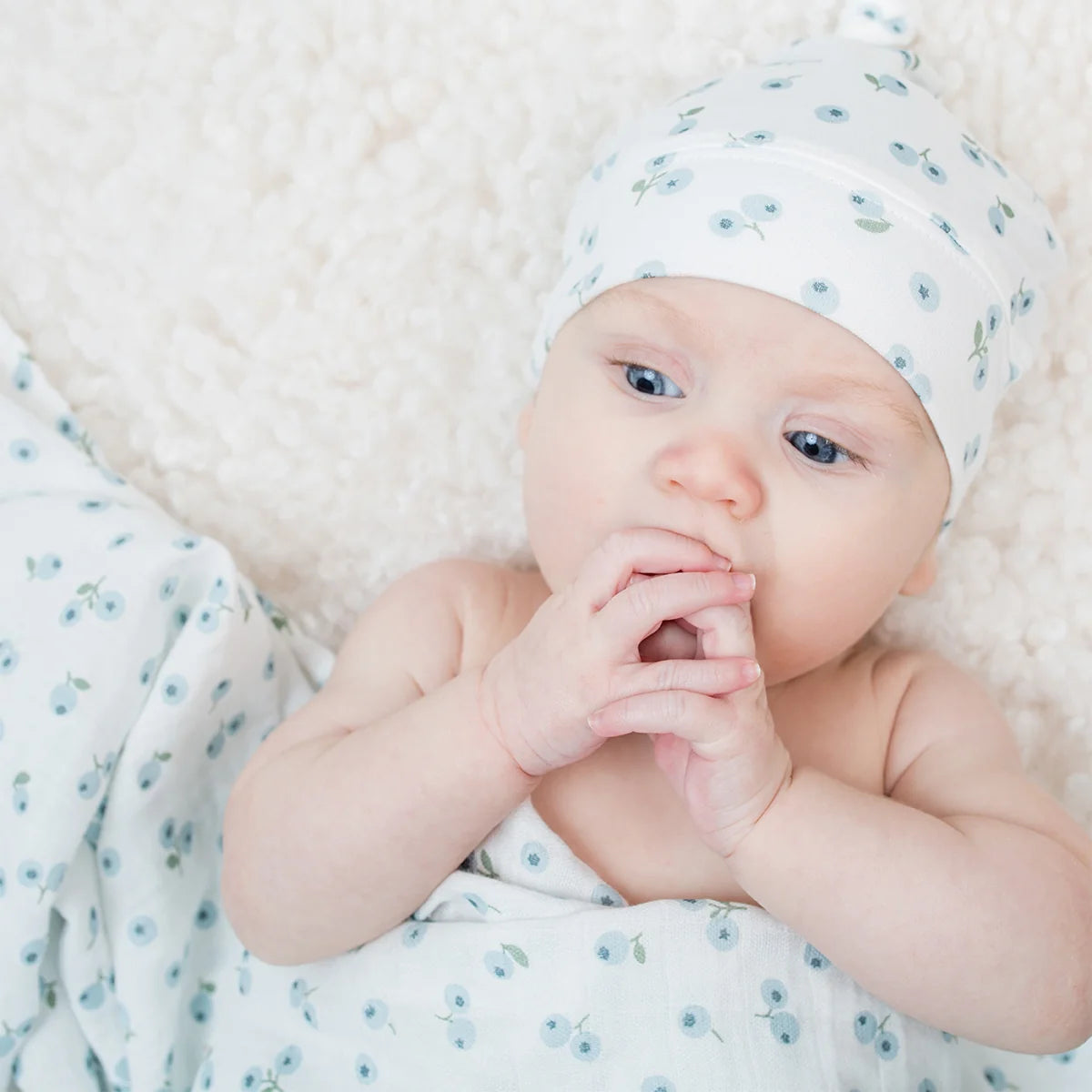 Hello World Knotted Hat & Muslin Swaddle Set- Blueberries