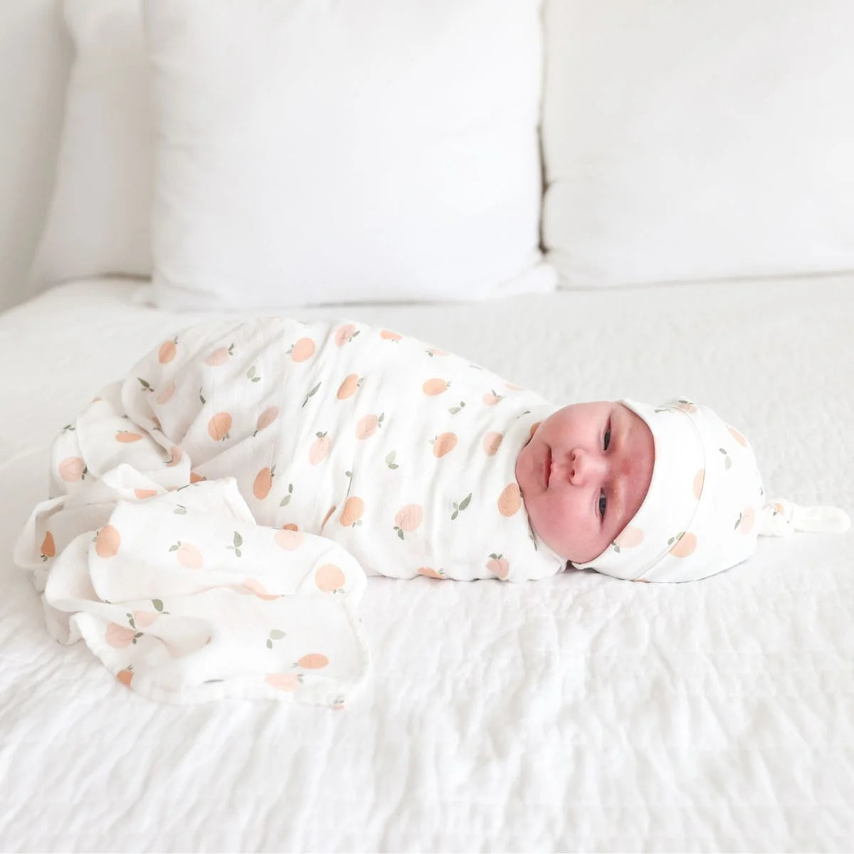 Hello World Knotted Hat & Muslin Swaddle Set- Peaches